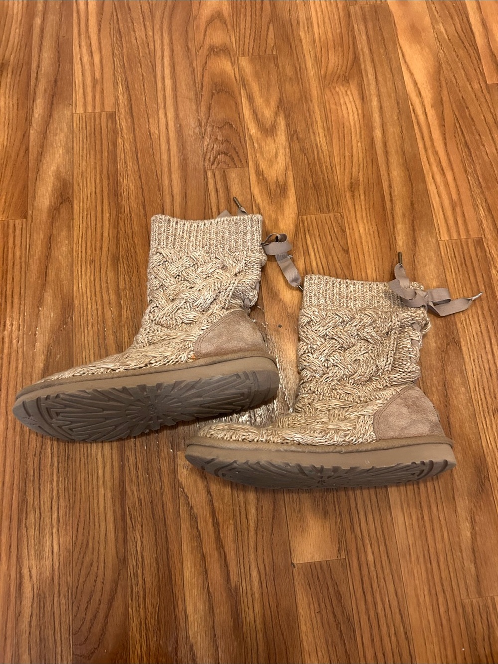 UGG Isla Cable Knit Boots Bow Cozy Oatmeal - Picture 5 of 12